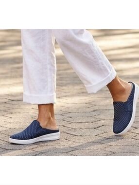 Comfortview The Camellia Slip On Sneaker Mule Denim Dot Size 8.5